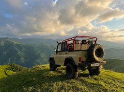 Панорама горных троп и лесов